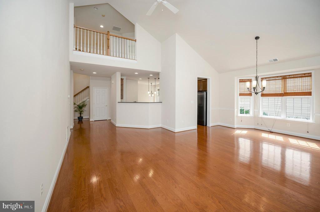 5702 W Kesslers Xing