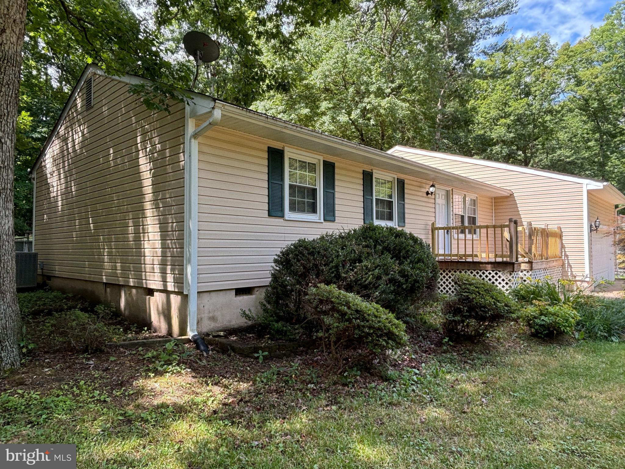 206 HAMPTON DR