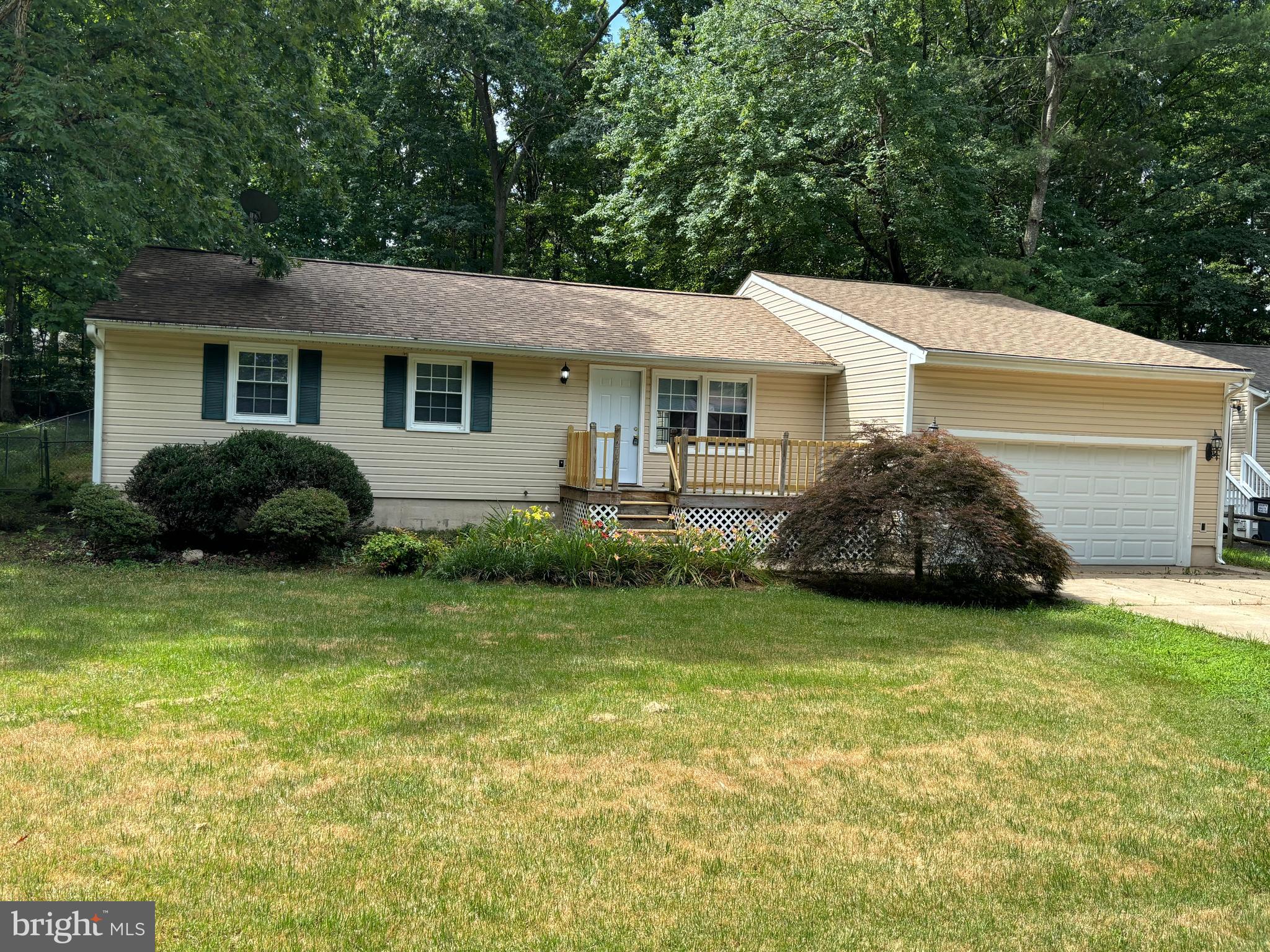 206 HAMPTON DR