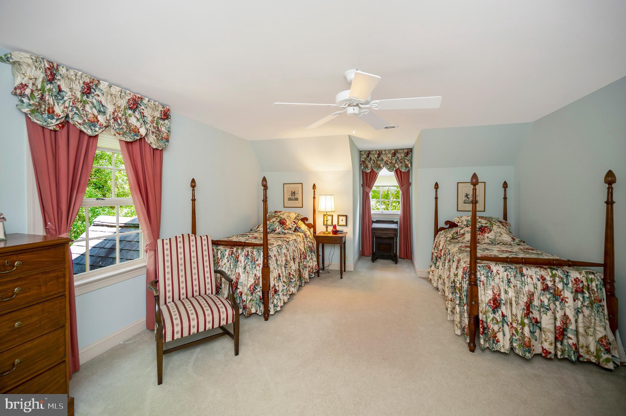 10822 Perrin Cir
