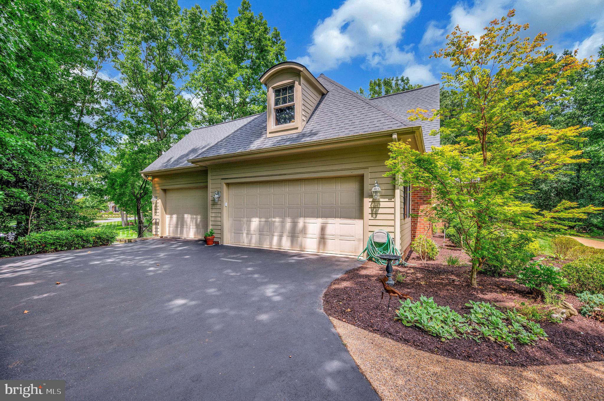 10822 Perrin Cir
