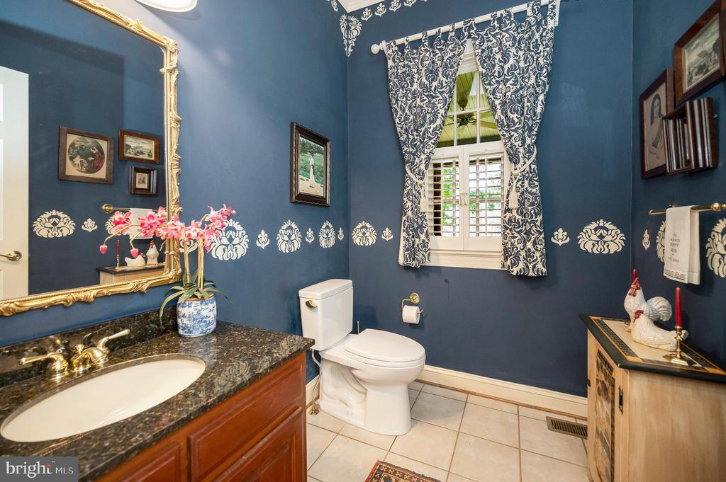 10822 Perrin Cir