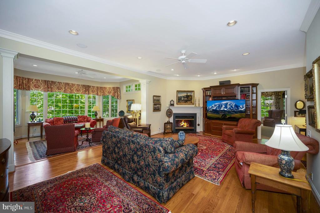 10822 Perrin Cir