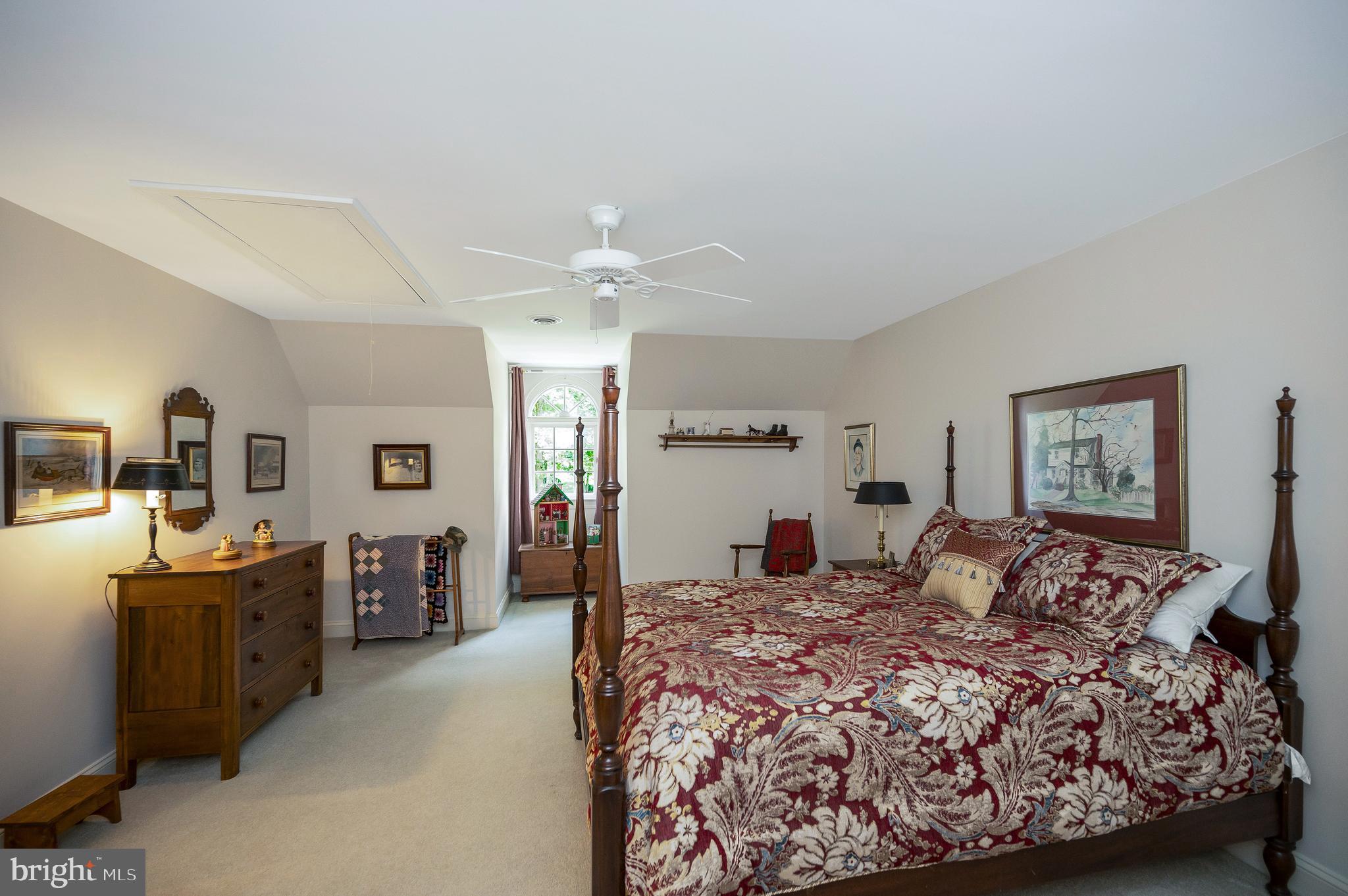 10822 Perrin Cir