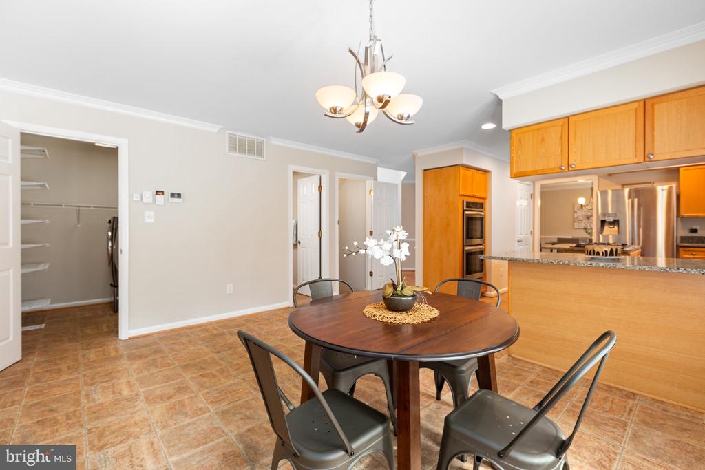 11702 Talbot Ct