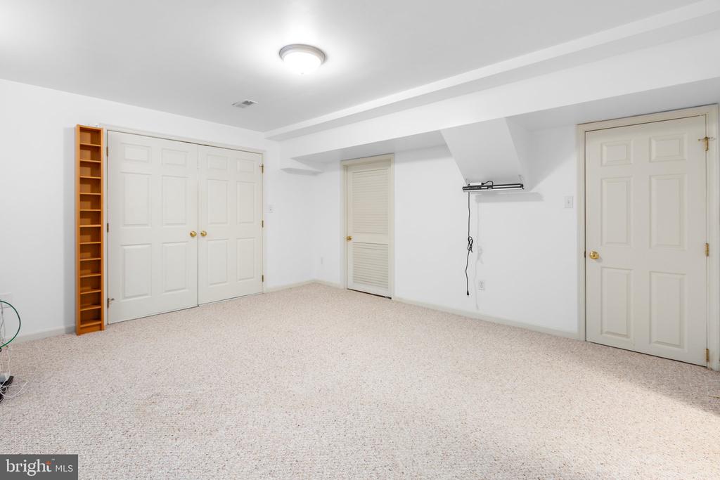 11702 Talbot Ct