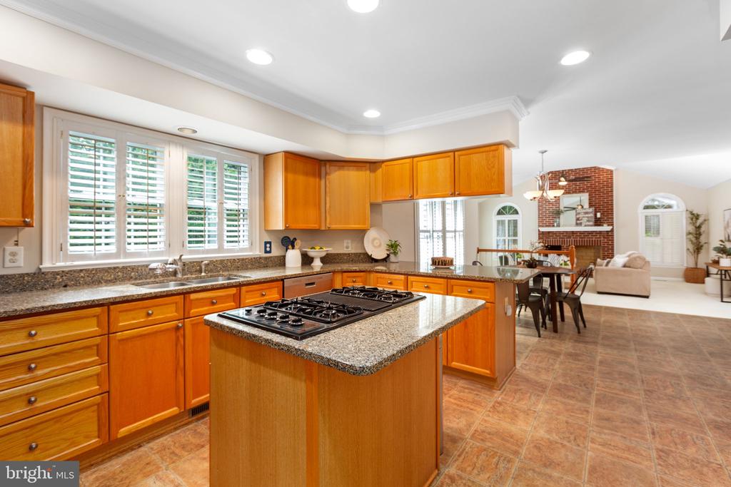 11702 Talbot Ct