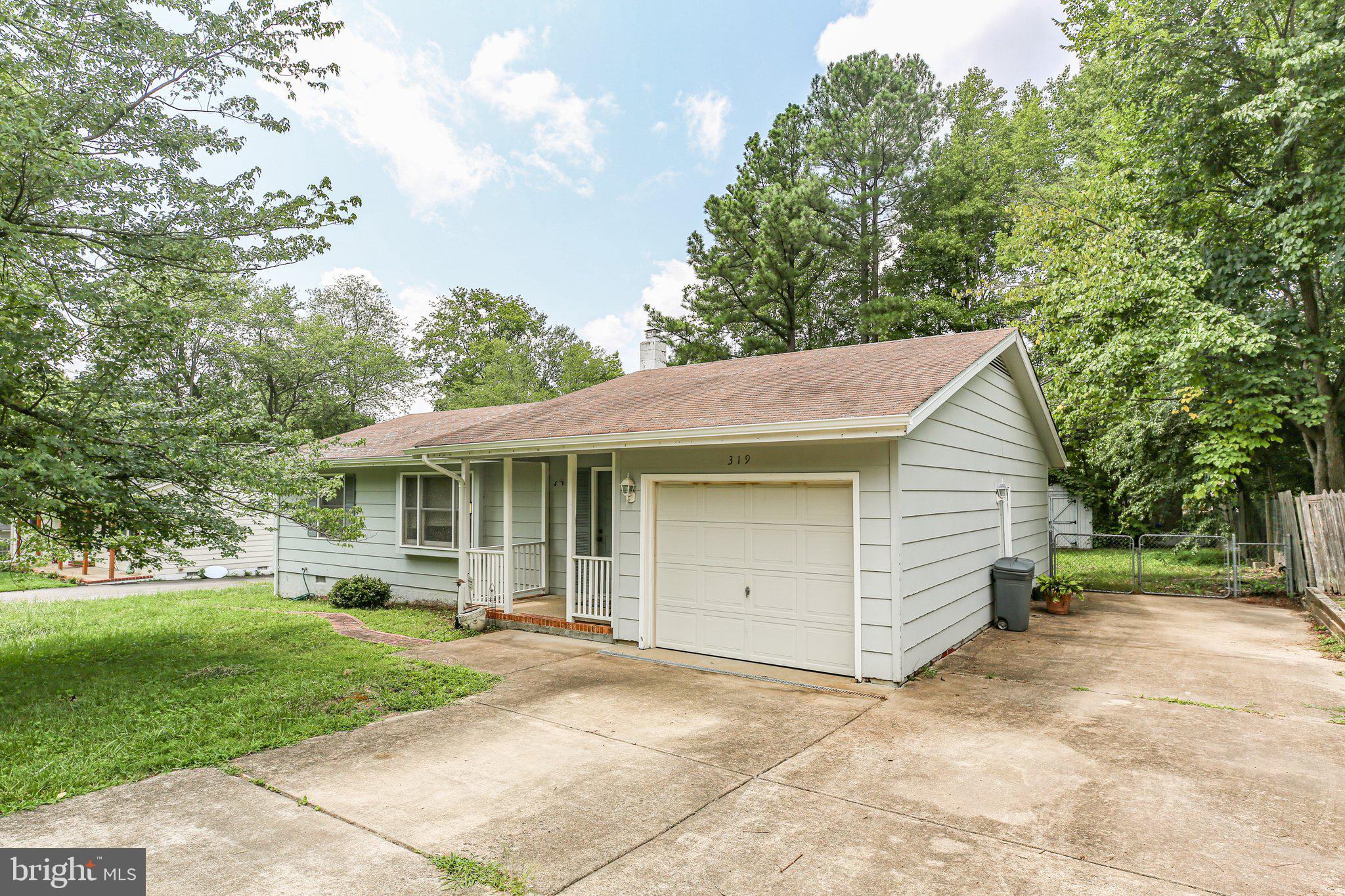 319 Maden St