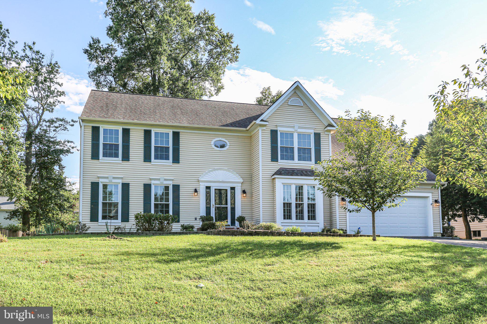 6102 New Pembrook Ln