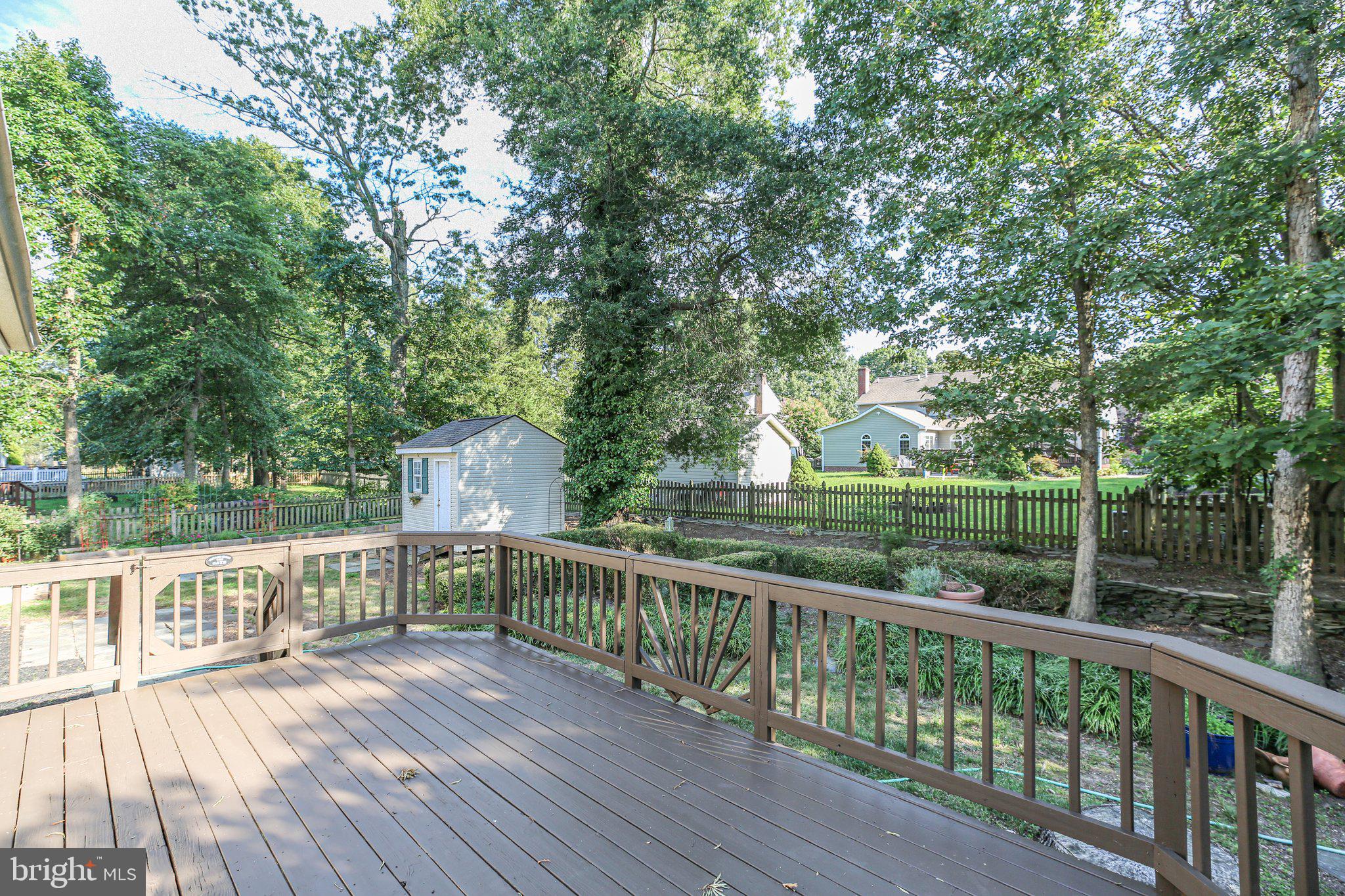 6102 New Pembrook Ln