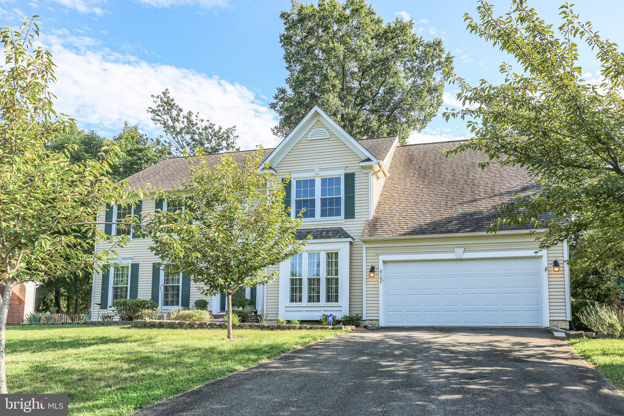 6102 New Pembrook Ln