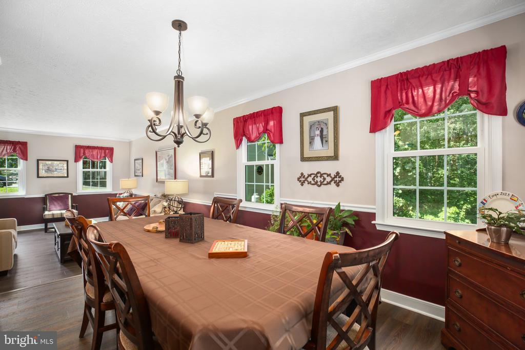 11615 Silverleaf Ln