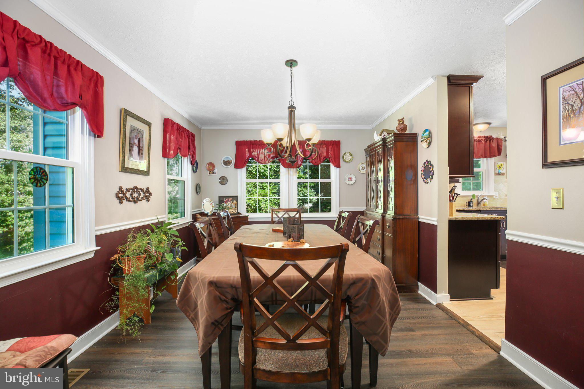 11615 Silverleaf Ln