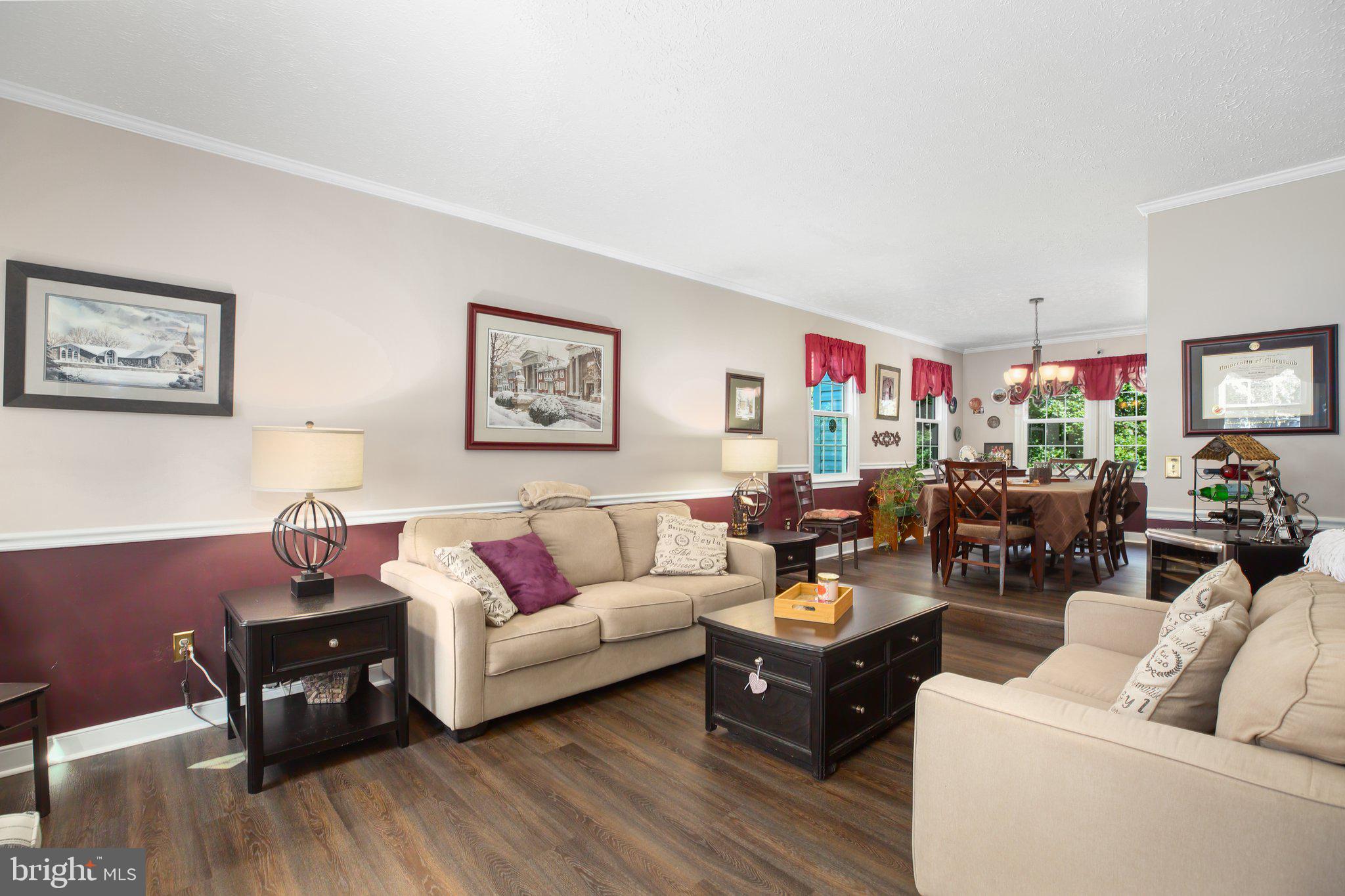 11615 Silverleaf Ln
