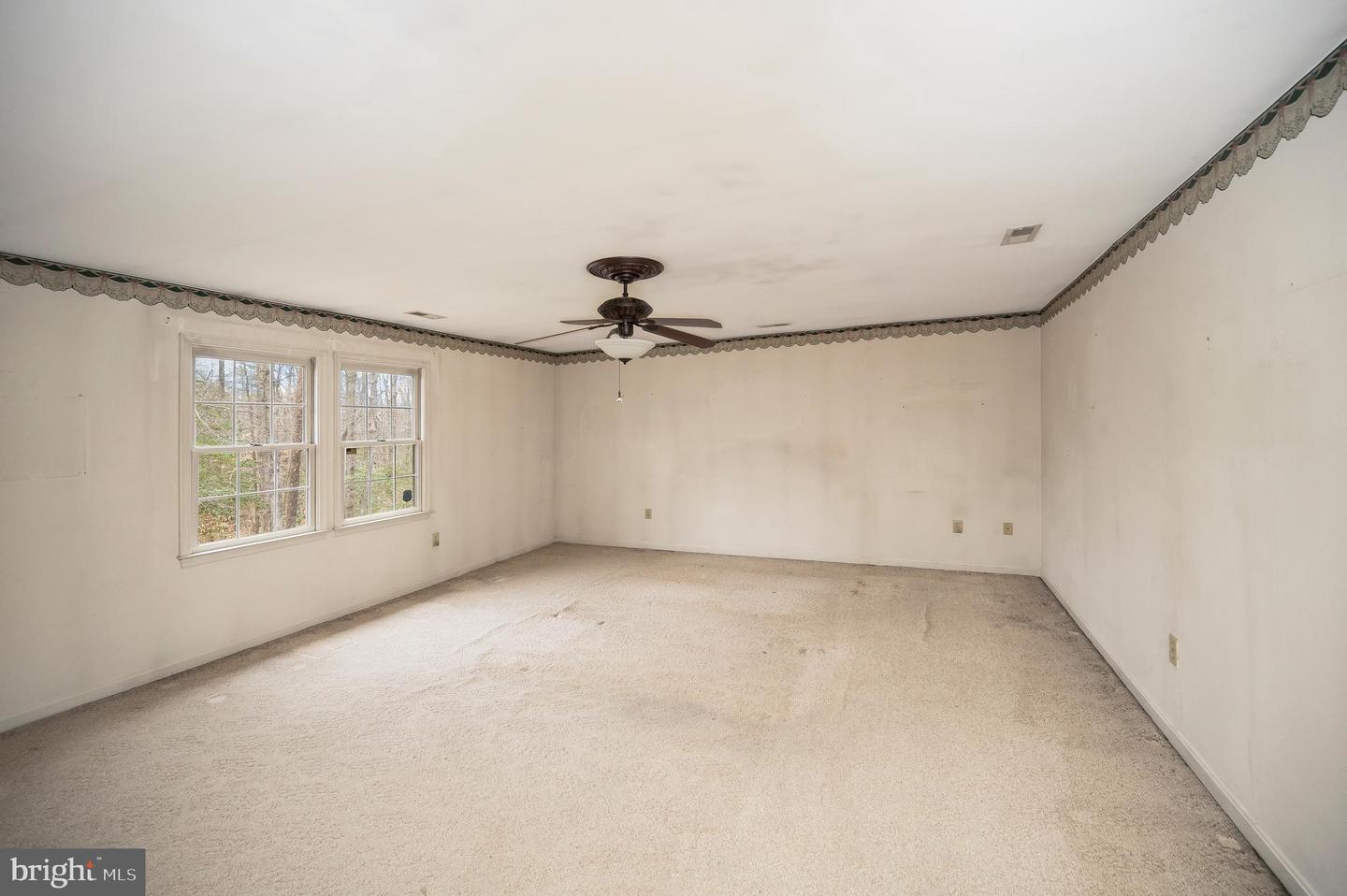 6005 Fox Point Rd