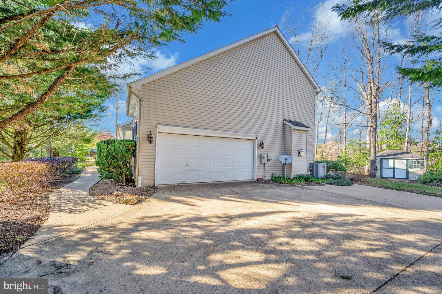 6005 Fox Point Rd