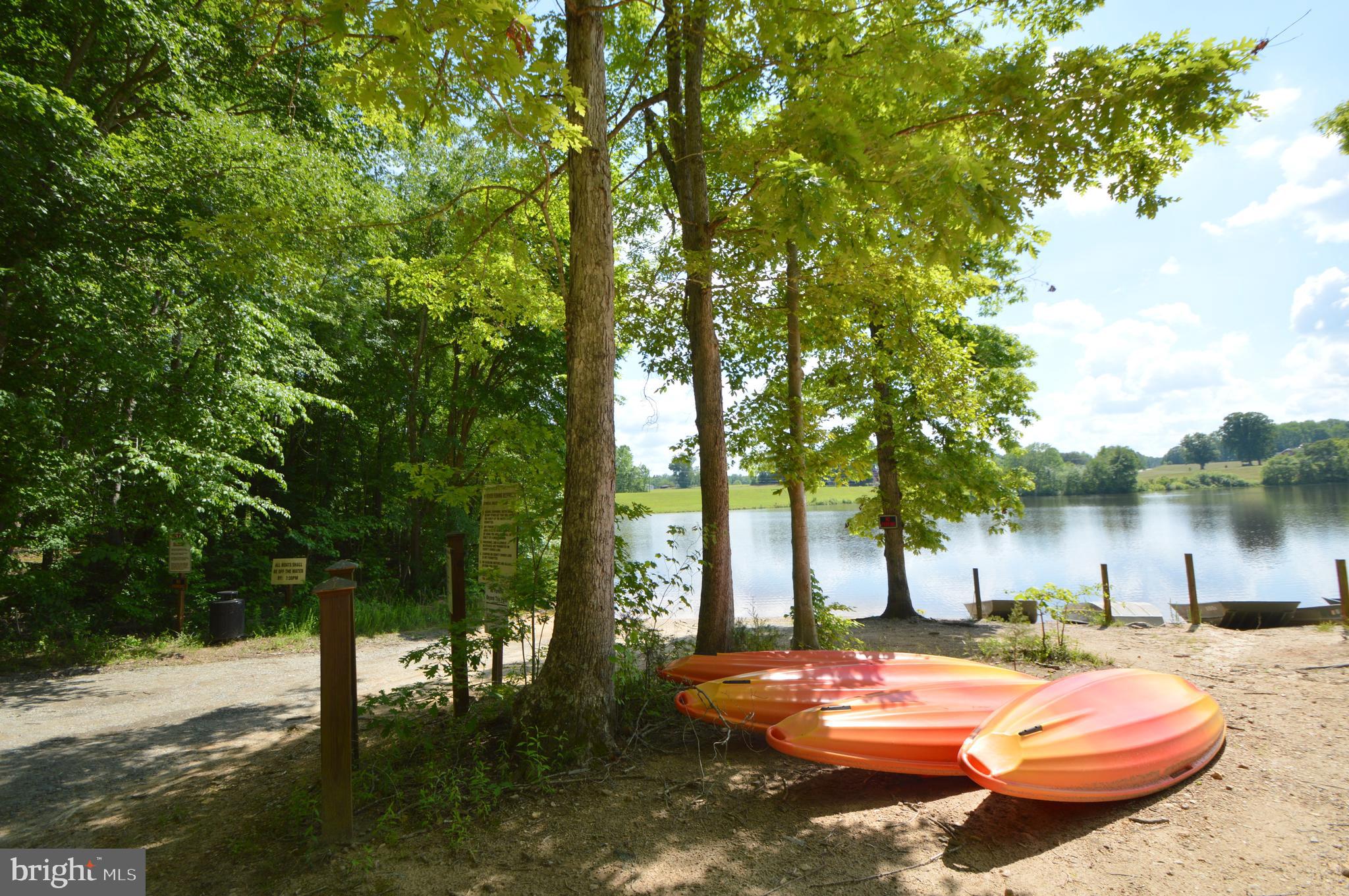 10813 Lake Shore Ln