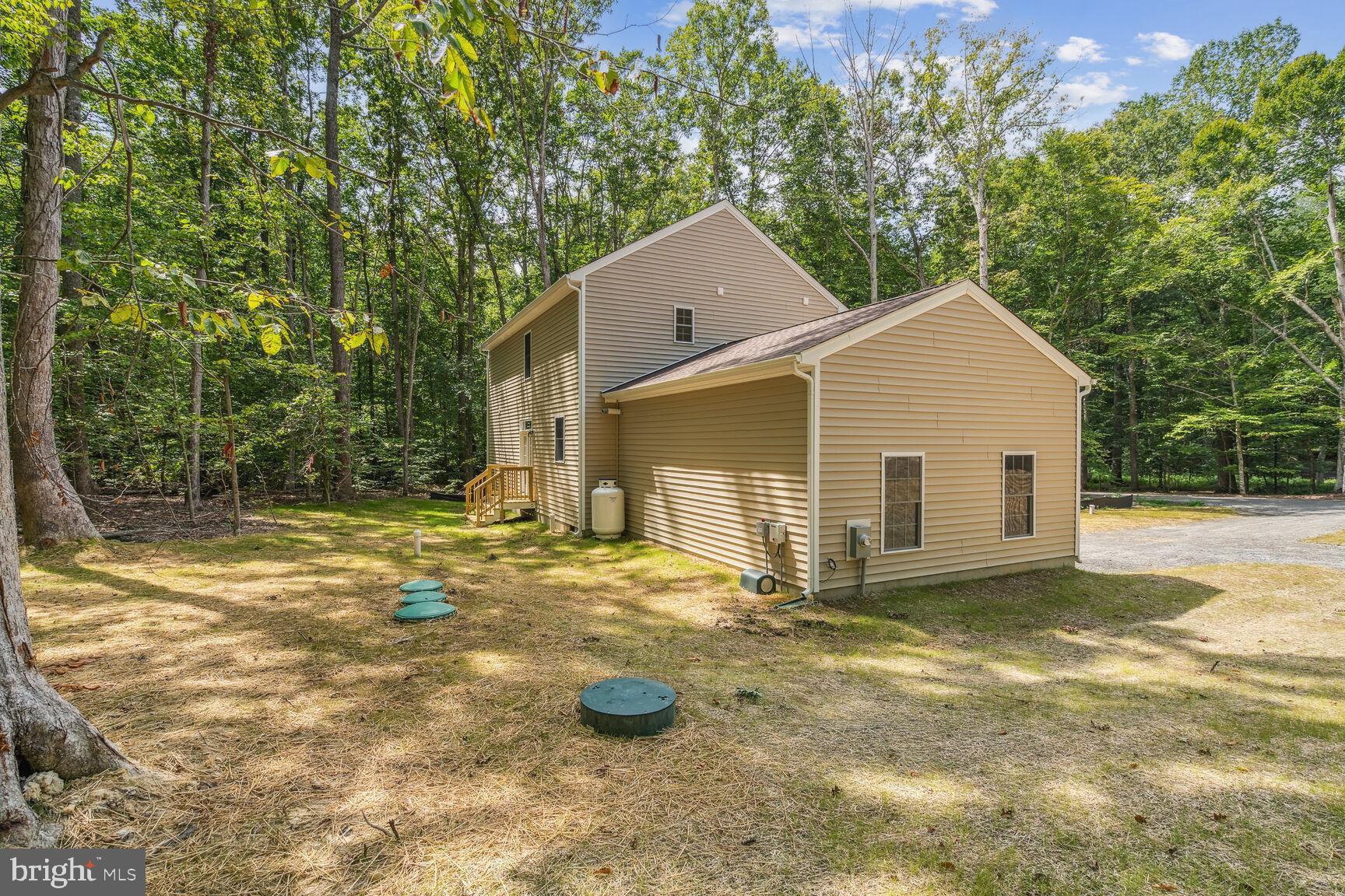 10813 Lake Shore Ln