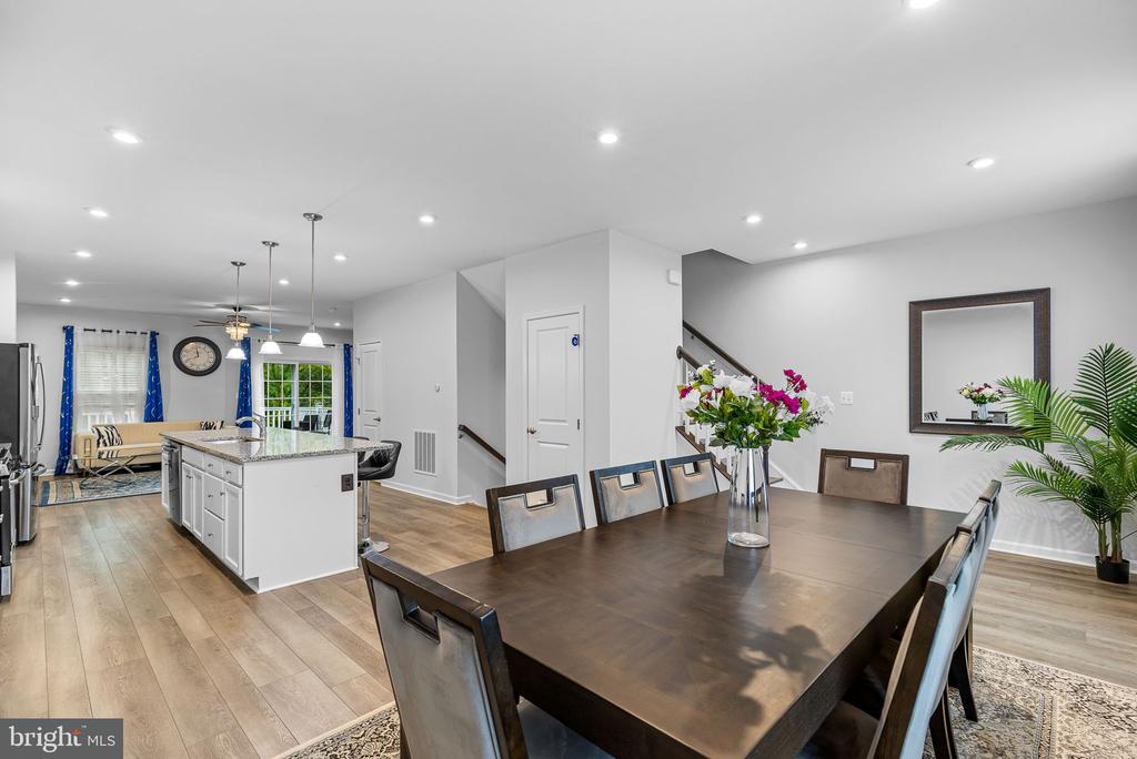 9802 Cedarmass Cir