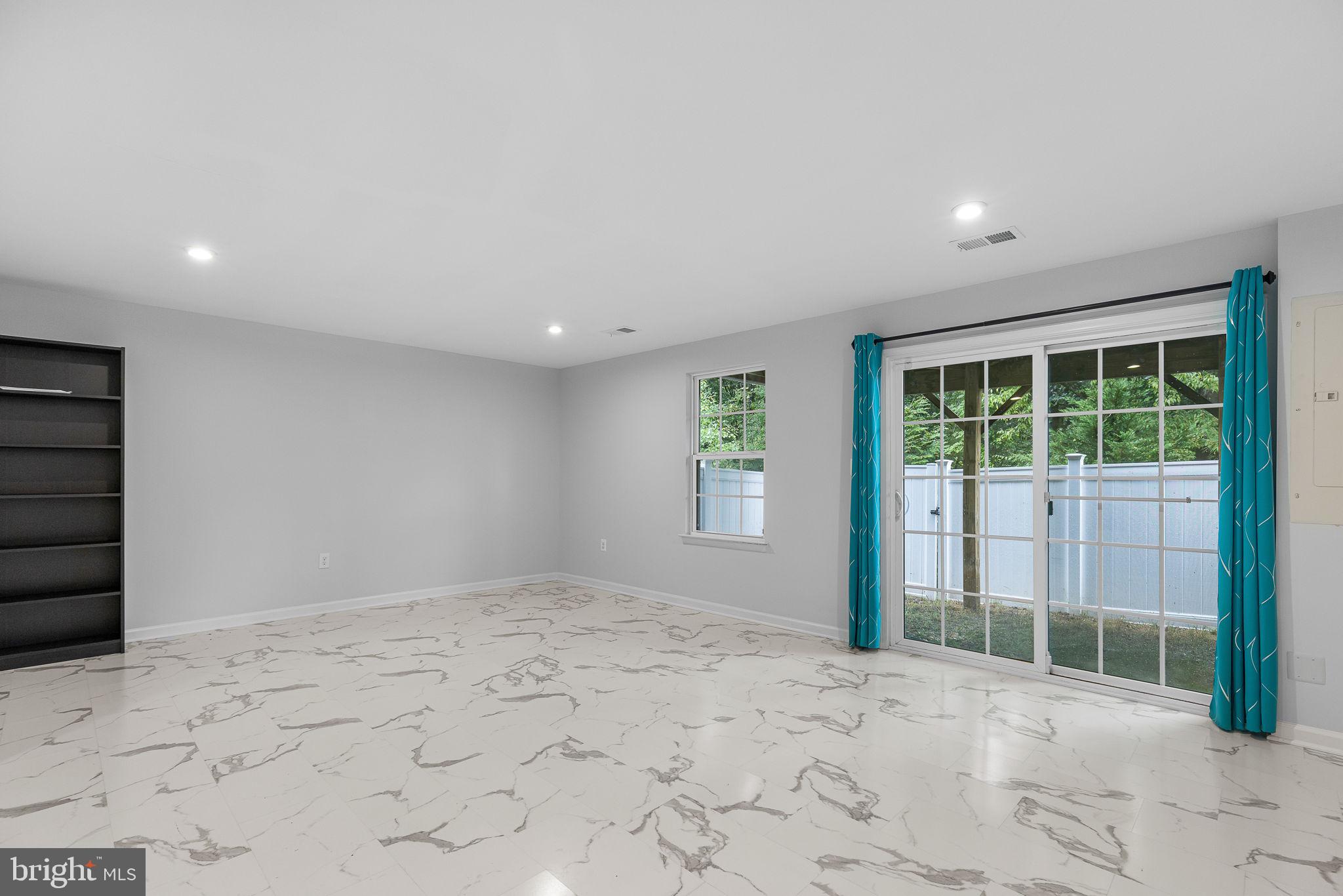 9802 Cedarmass Cir