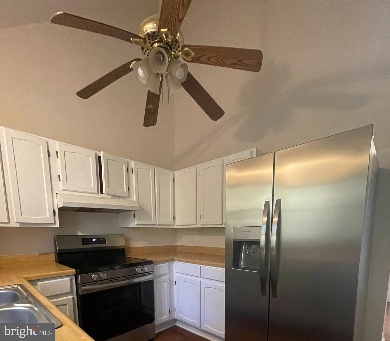 203 Lando Dr