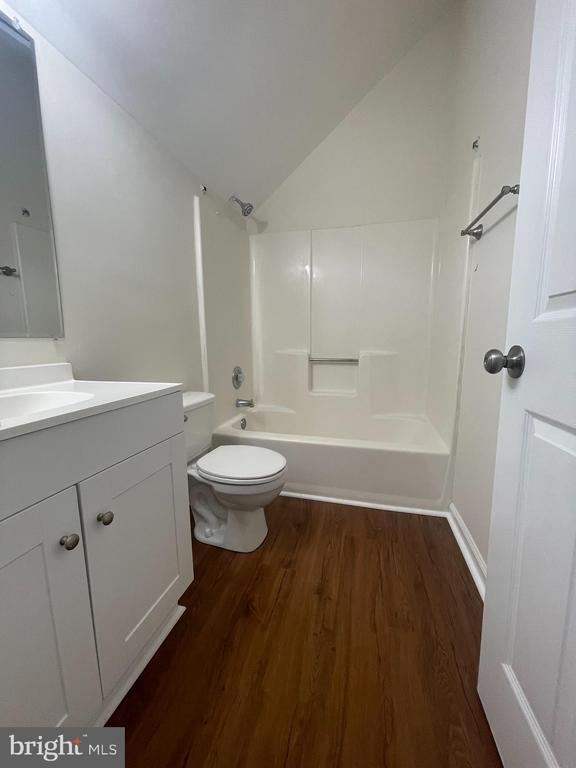 203 Lando Dr