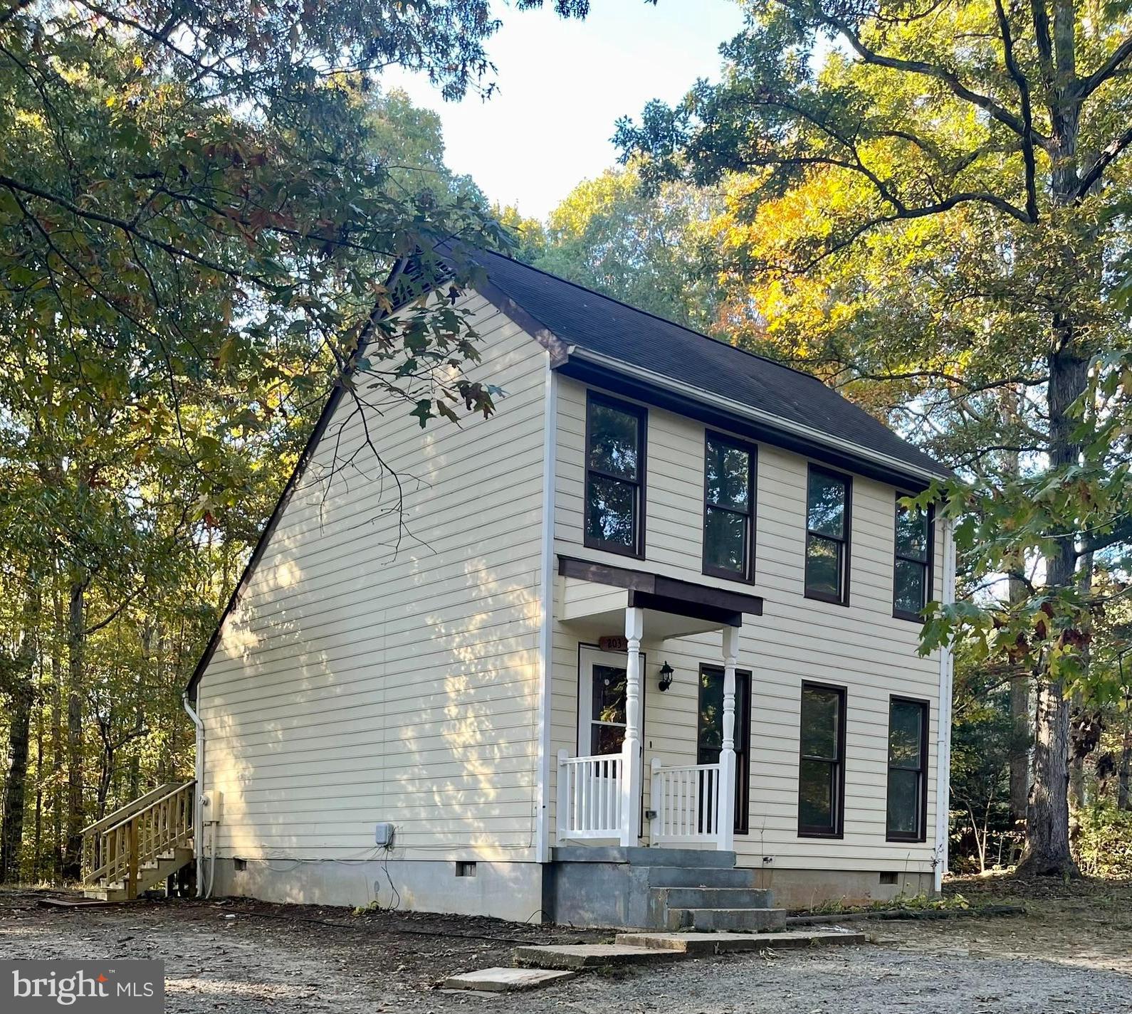 203 Lando Dr