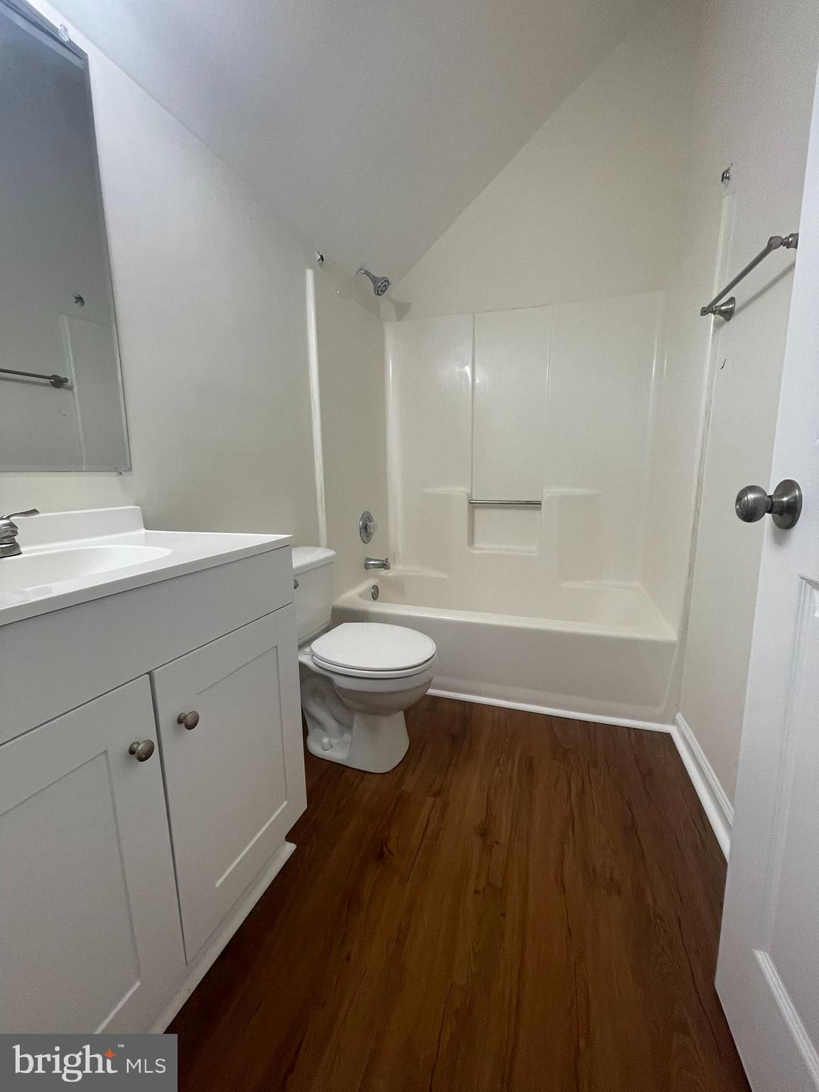 203 Lando Dr