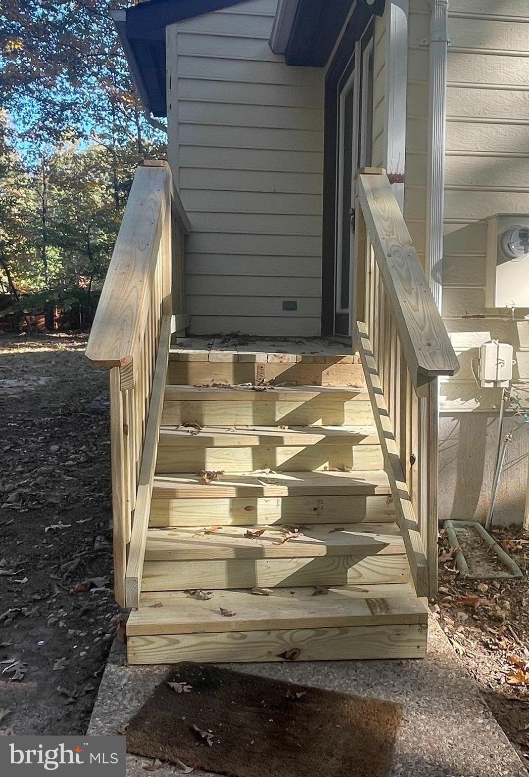 203 Lando Dr