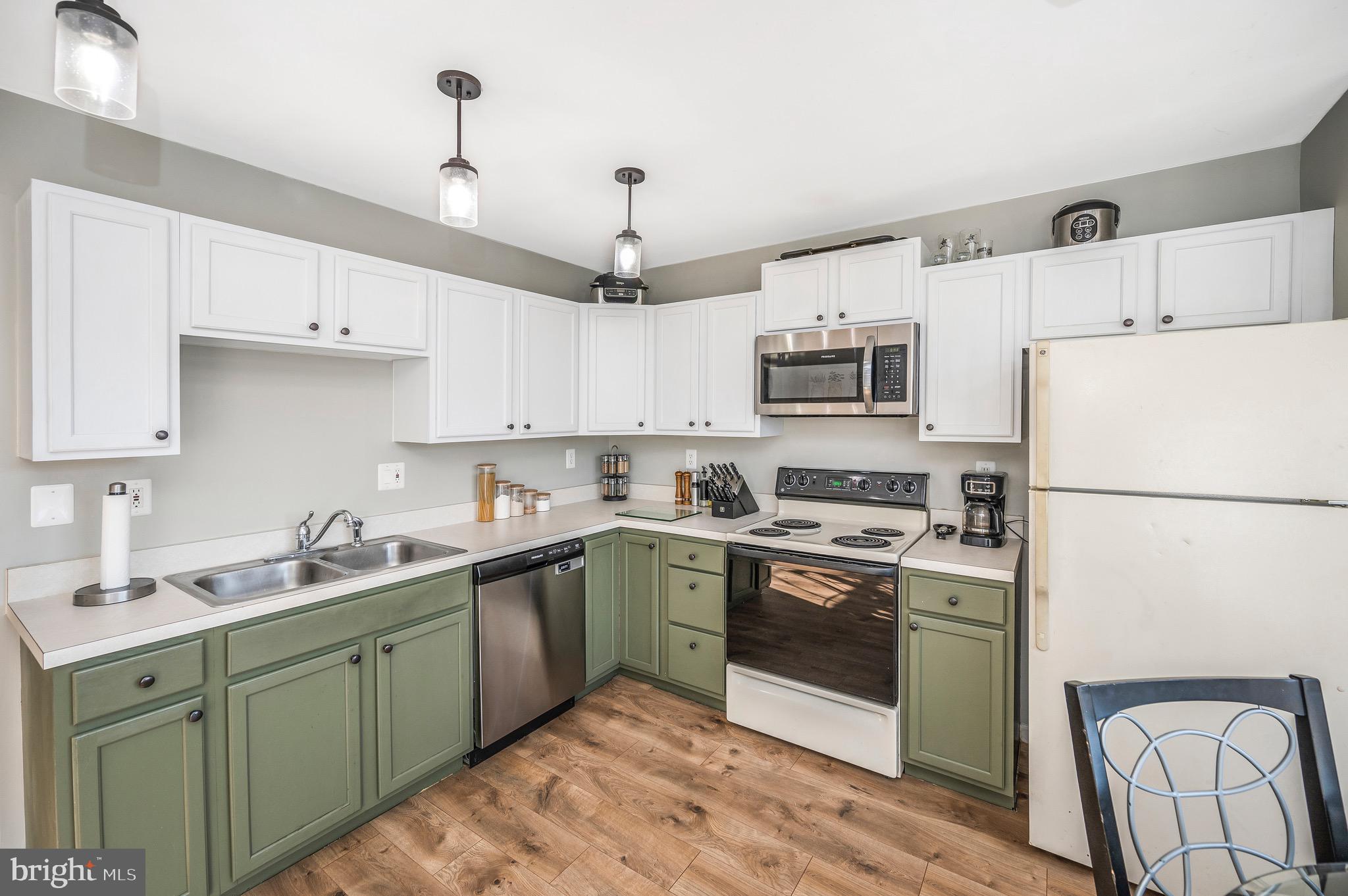 4120 Canopy Way