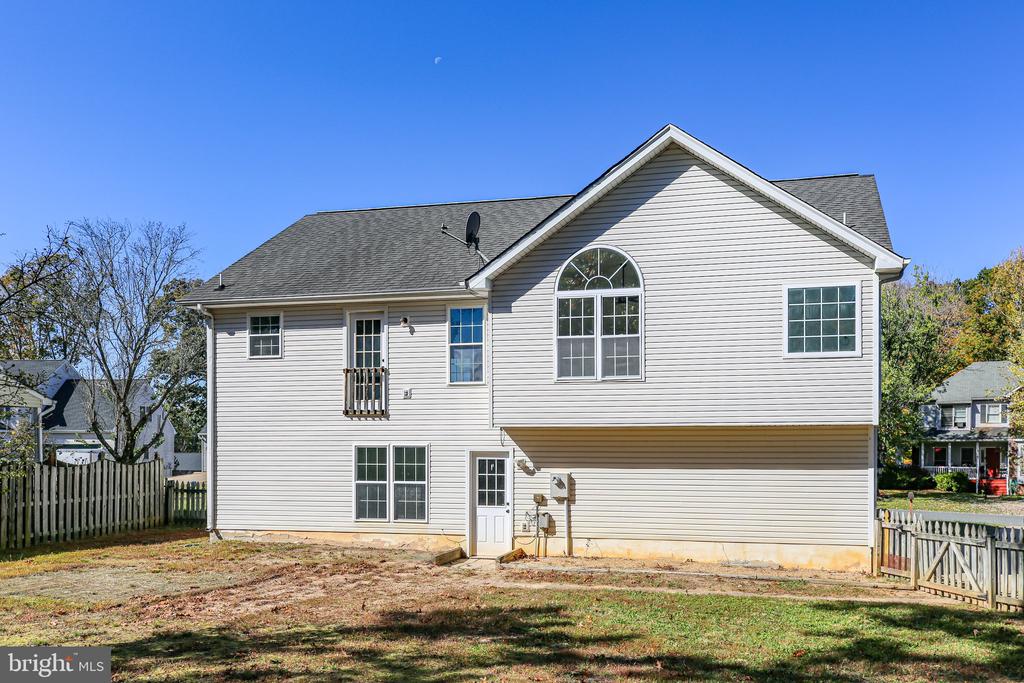 7419 DREW LANE