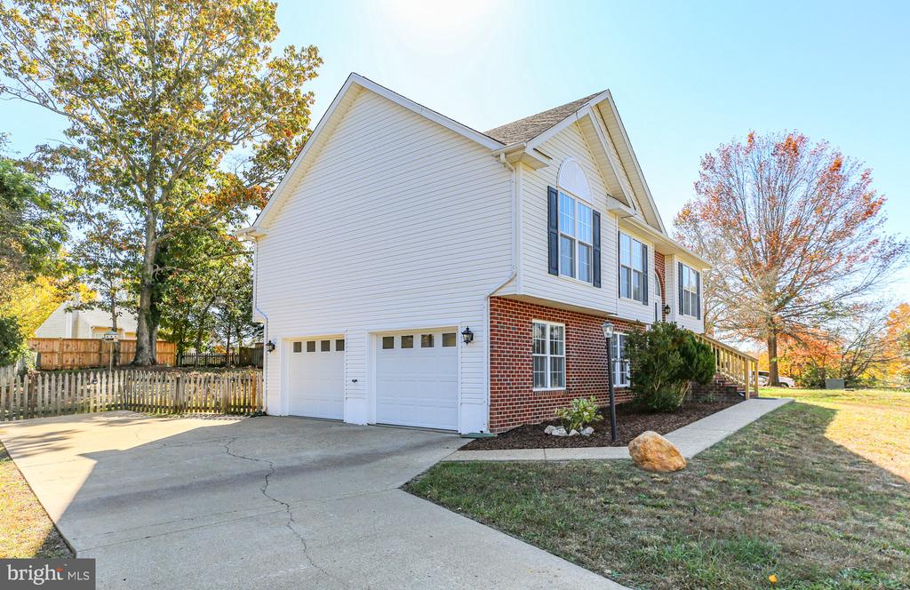 7419 DREW LANE