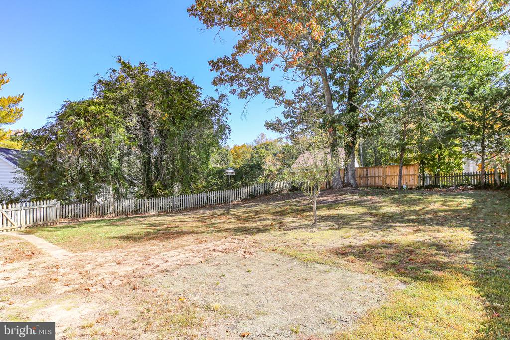 7419 DREW LANE