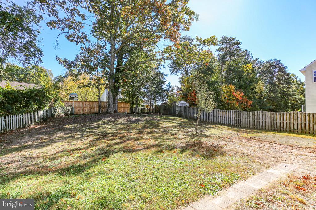 7419 DREW LANE