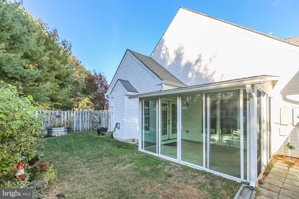 7106 Destiny Ln