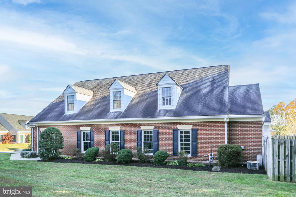 7106 Destiny Ln