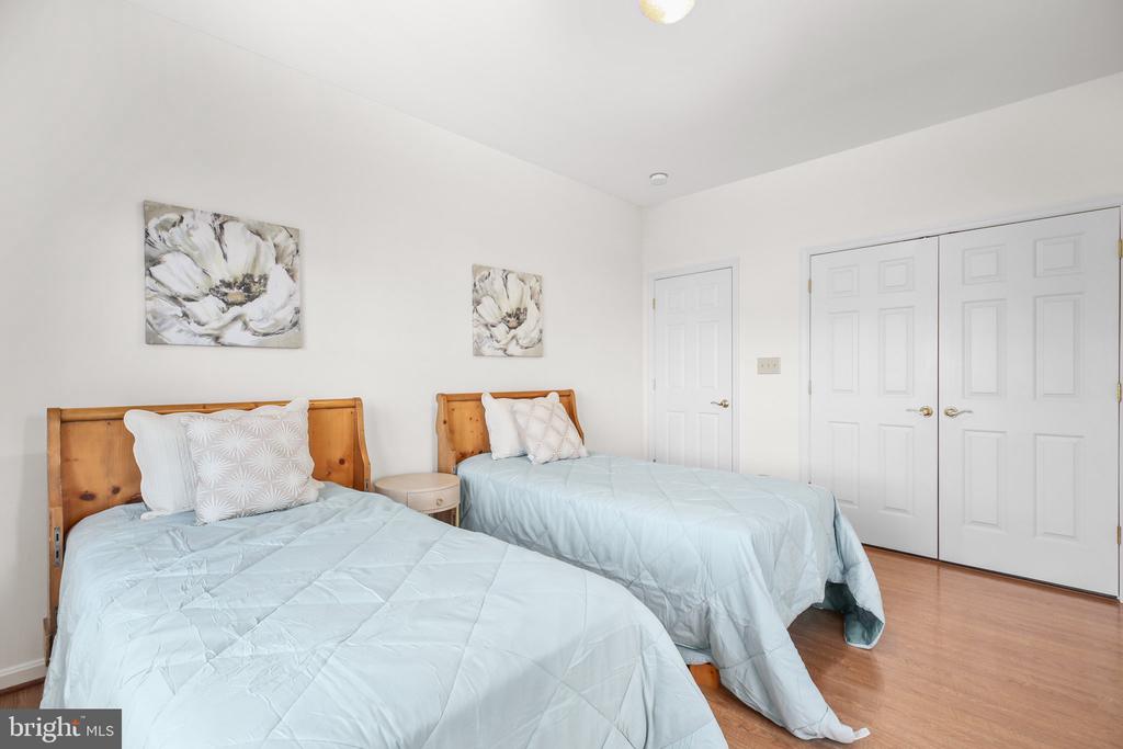 7106 Destiny Ln
