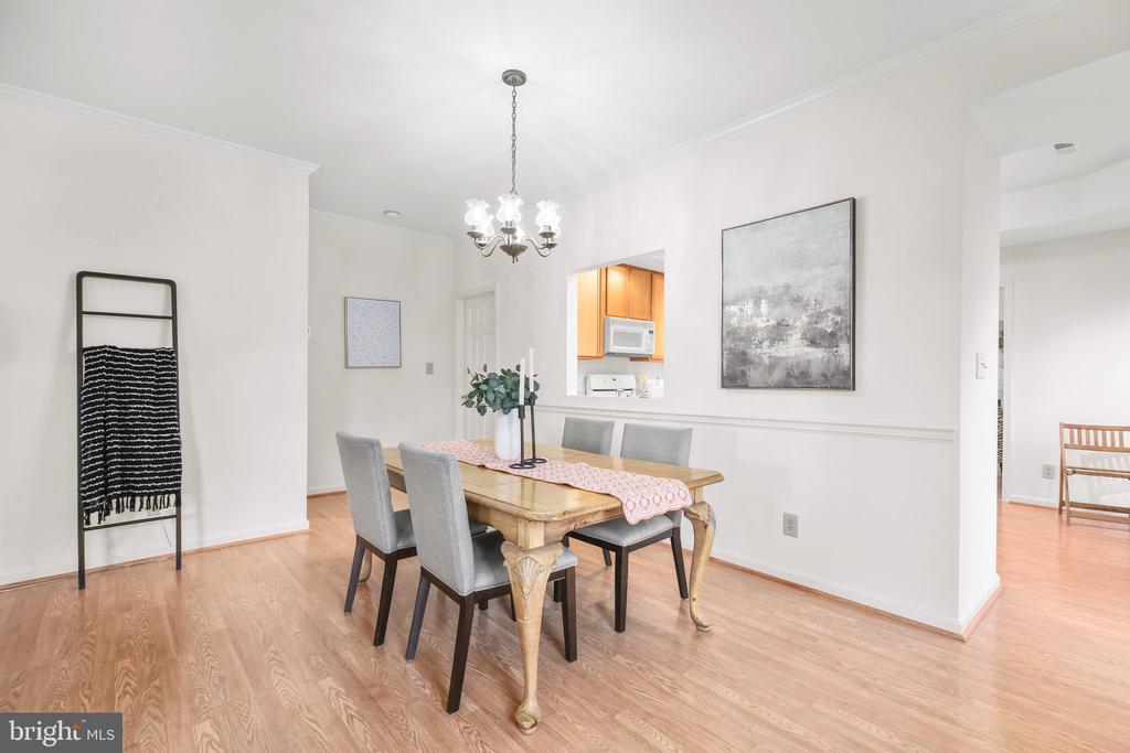7106 Destiny Ln