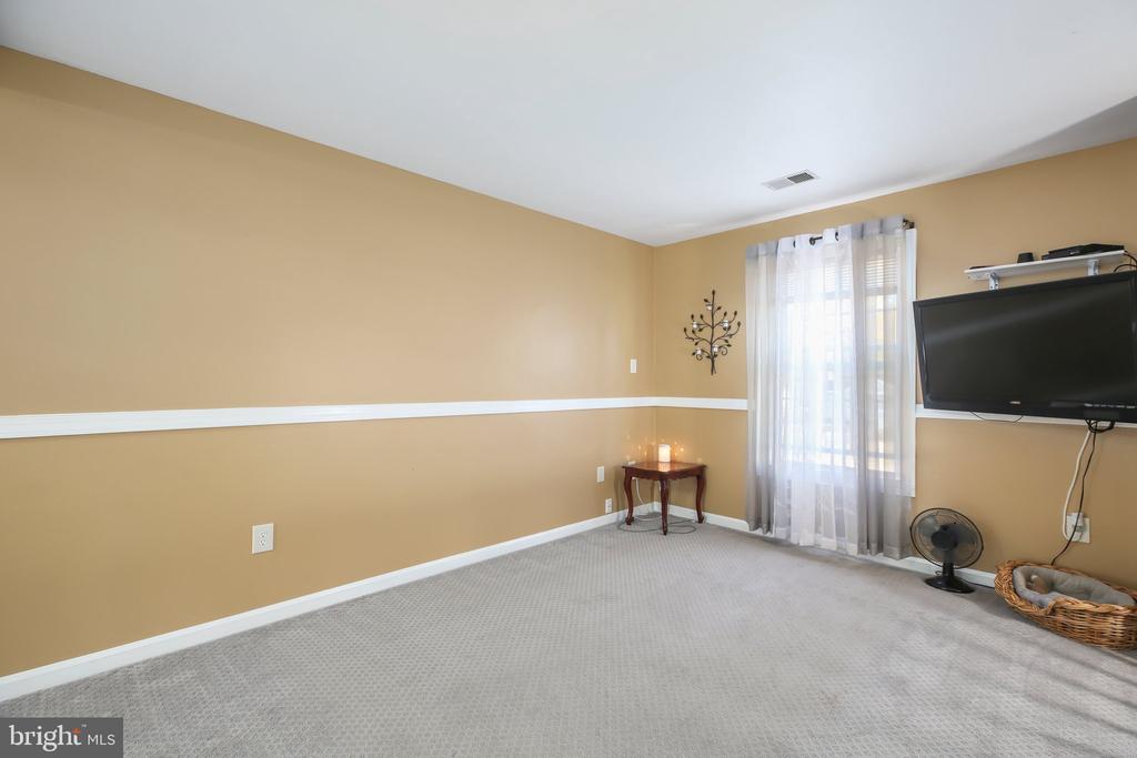 11235 Griffith Way