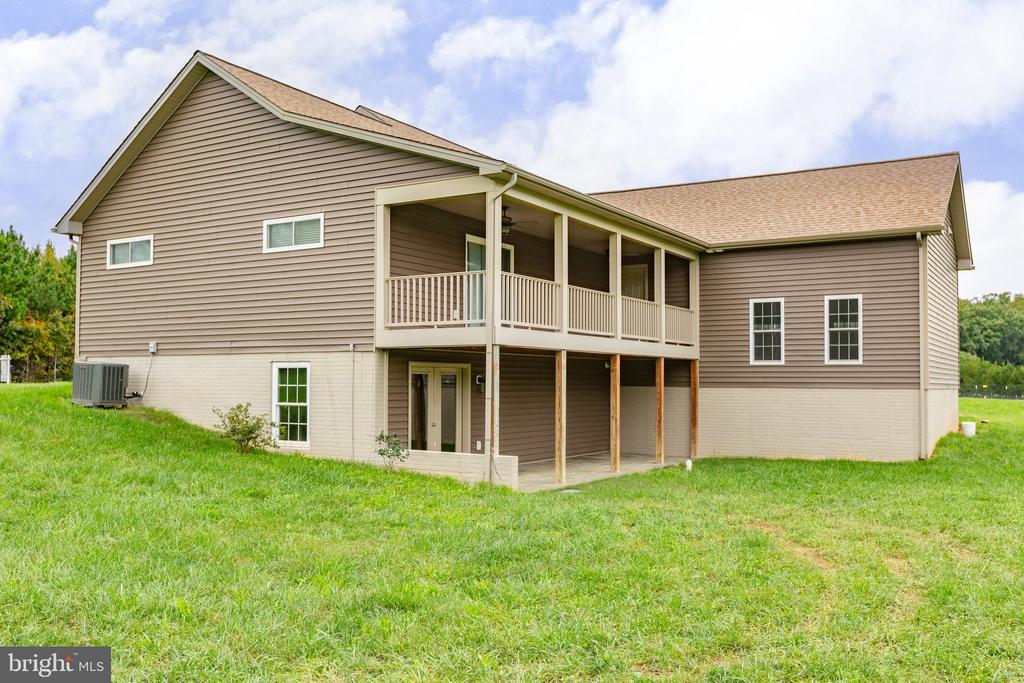 10716 Fairview Rd