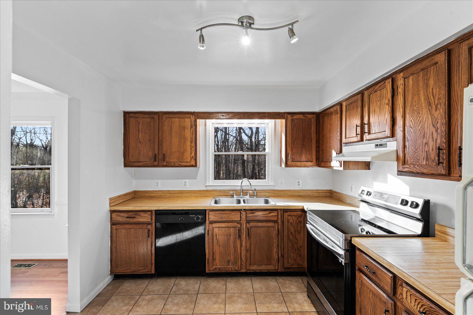 12502 SADDLE CT