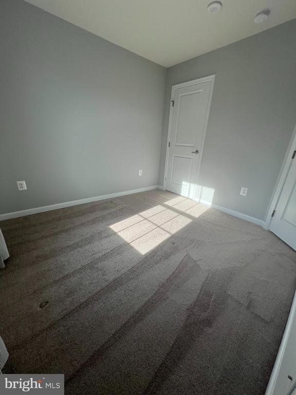 7101 LINWOOD LN