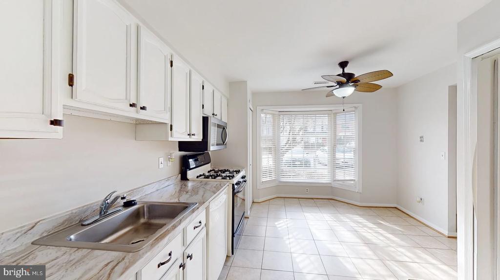 10615 GRETA LYNN CT