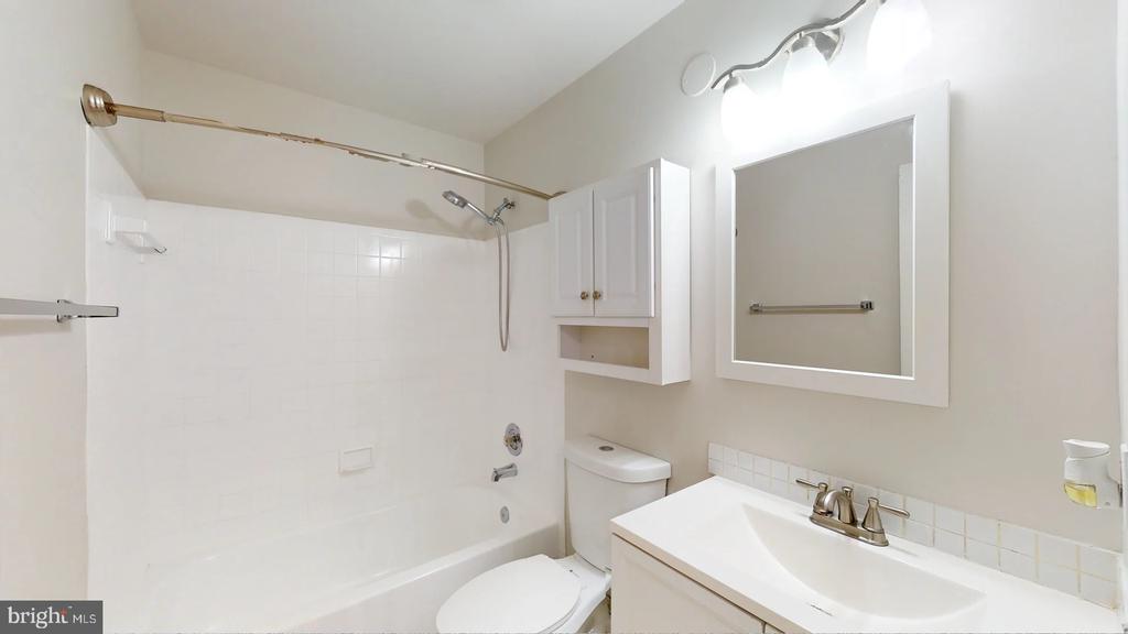 10615 GRETA LYNN CT