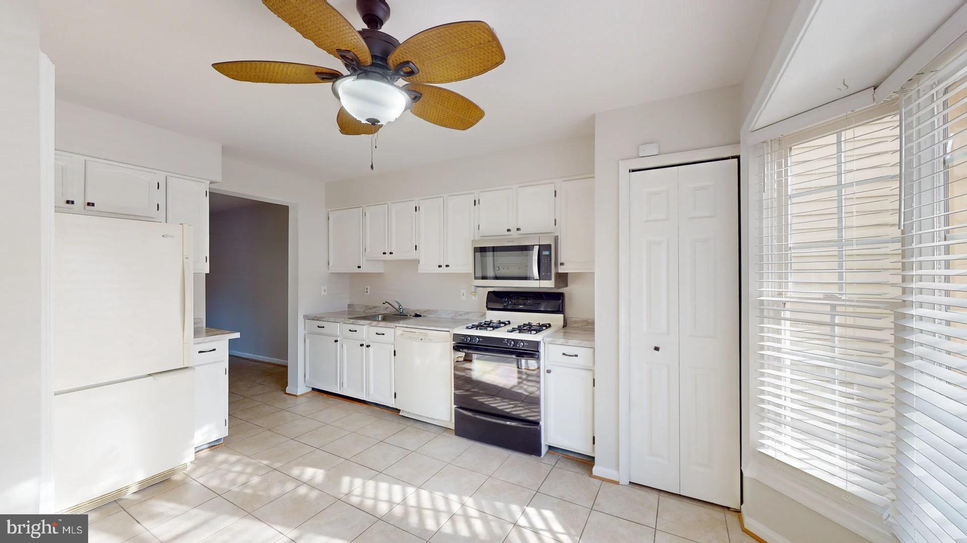 10615 GRETA LYNN CT
