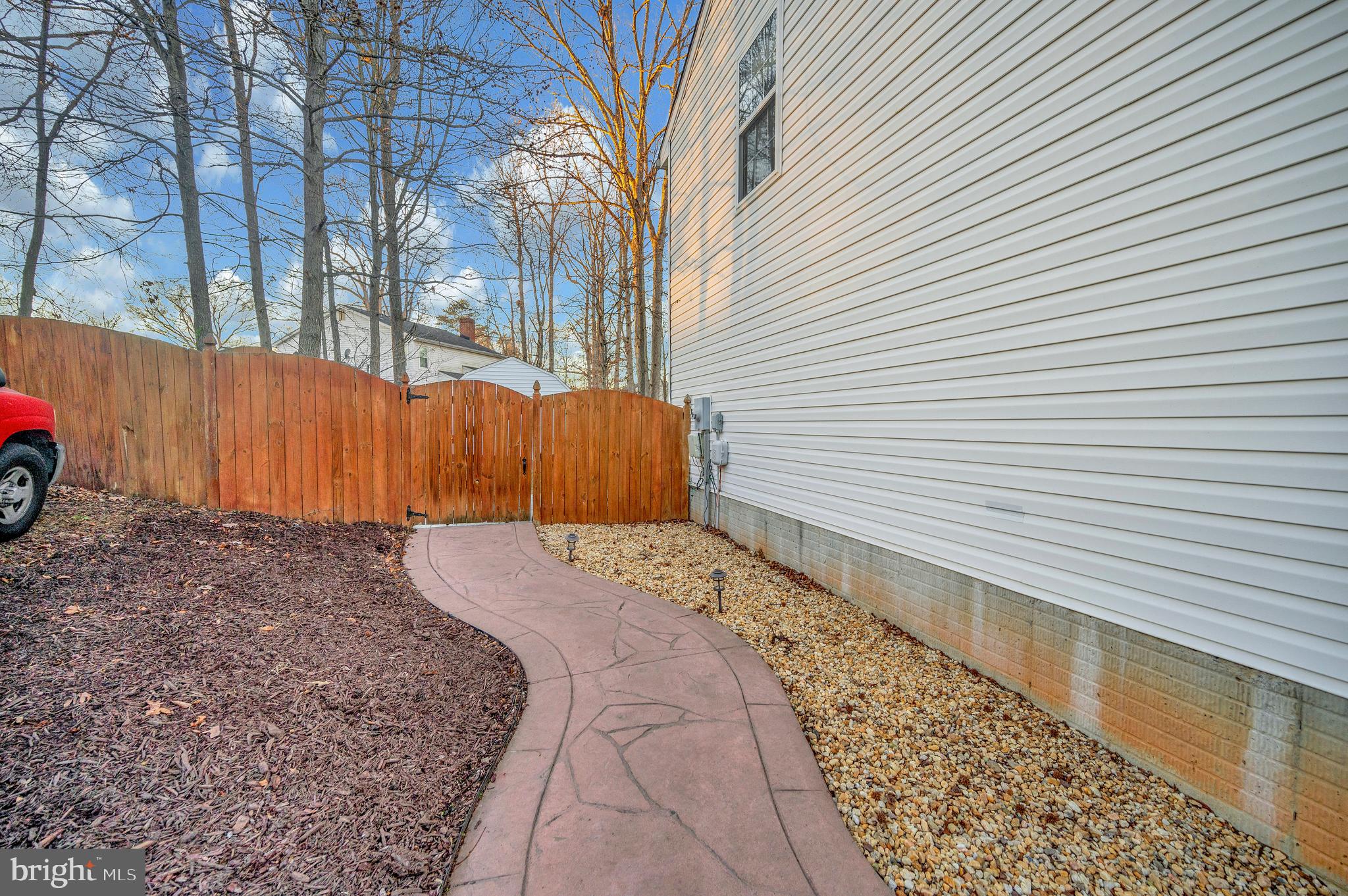 11808 Gardenia Dr
