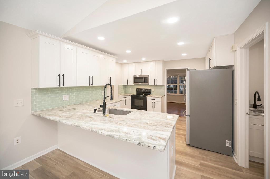 11808 Gardenia Dr