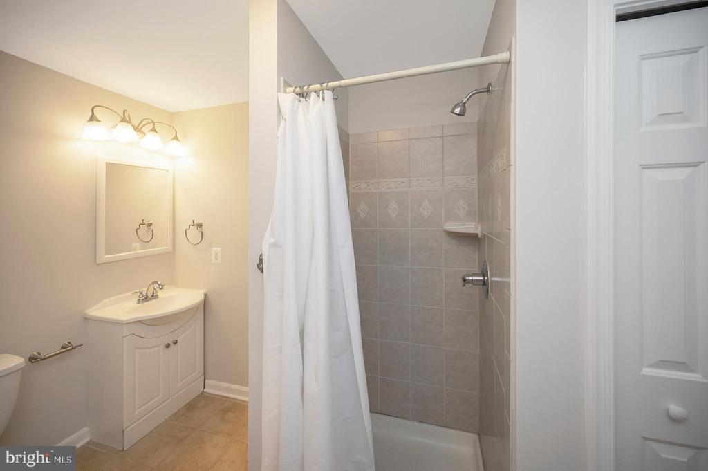 11808 Gardenia Dr