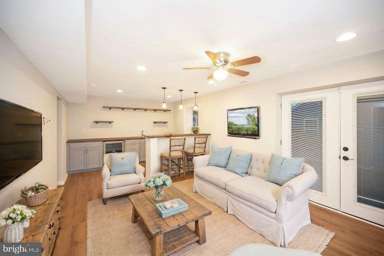 11808 Gardenia Dr