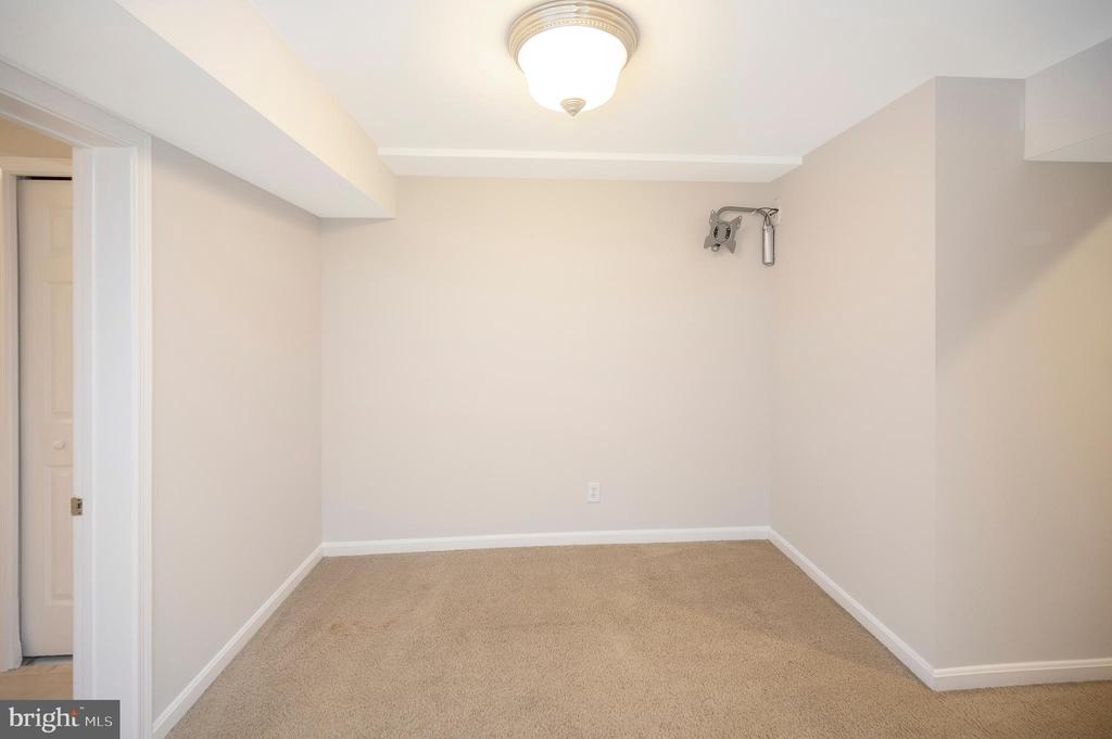 11808 Gardenia Dr